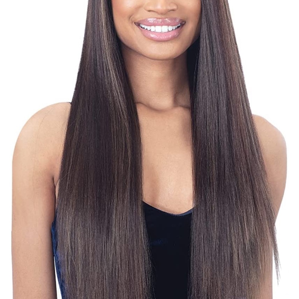 Brand new stylish wig. HD lace. Wig freedom part color 1B.